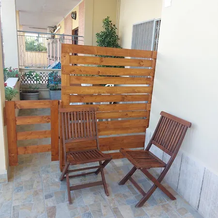 Fede's Airport 公寓 *